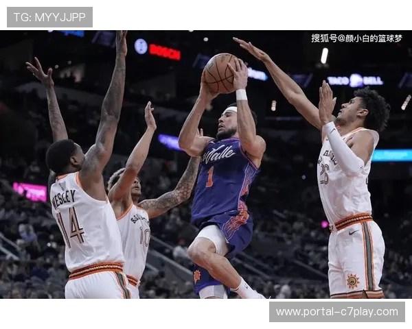 布克火力全开引领太阳，球队进攻端高度依赖其高效得分表现